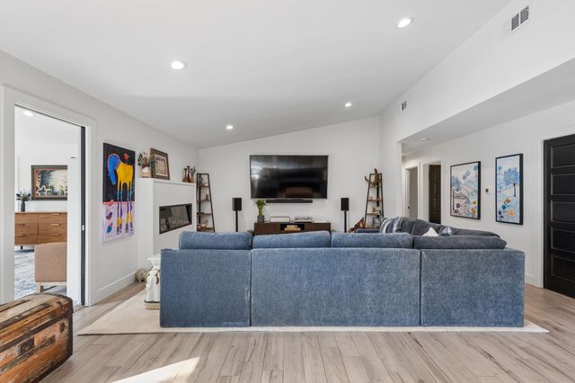 1114 Normandy Drive, Grapevine, TX 76051