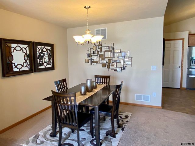 16025 Willit Plaza, Omaha, NE 68007