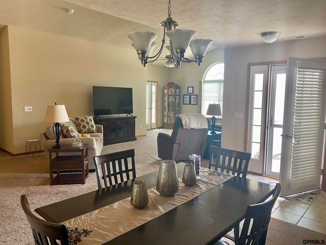 16025 Willit Plaza, Omaha, NE 68007