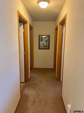 16025 Willit Plaza, Omaha, NE 68007