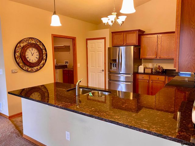 16025 Willit Plaza, Omaha, NE 68007