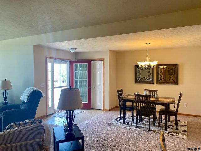 16025 Willit Plaza, Omaha, NE 68007