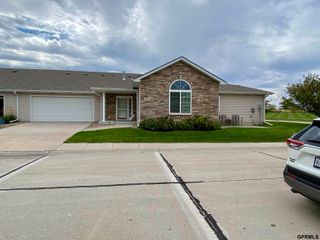 16025 Willit Plaza, Omaha, NE 68007