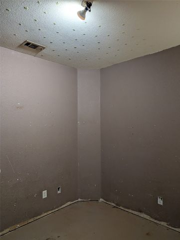 2301 Springmere Drive, Arlington, TX 76012