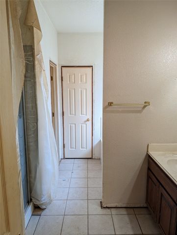 2301 Springmere Drive, Arlington, TX 76012