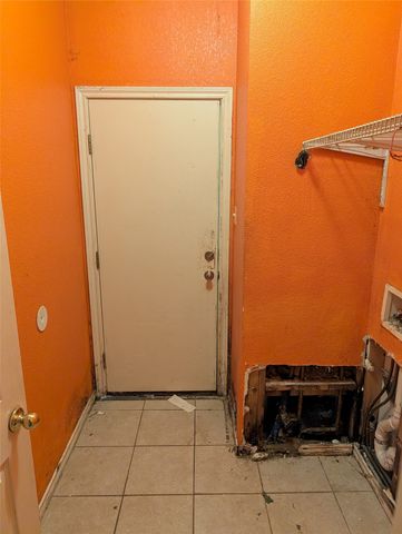 2301 Springmere Drive, Arlington, TX 76012