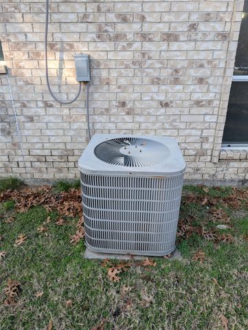 2301 Springmere Drive, Arlington, TX 76012