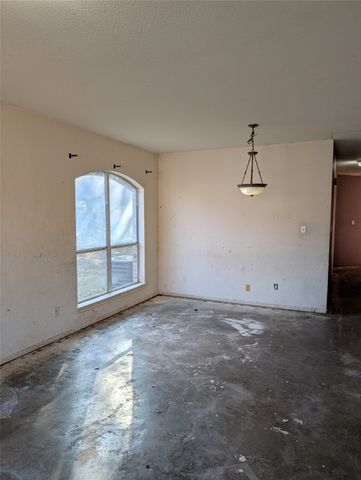 2301 Springmere Drive, Arlington, TX 76012