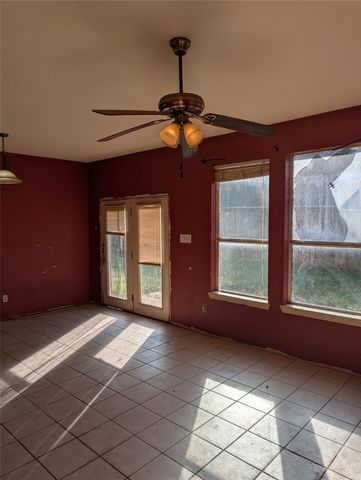 2301 Springmere Drive, Arlington, TX 76012