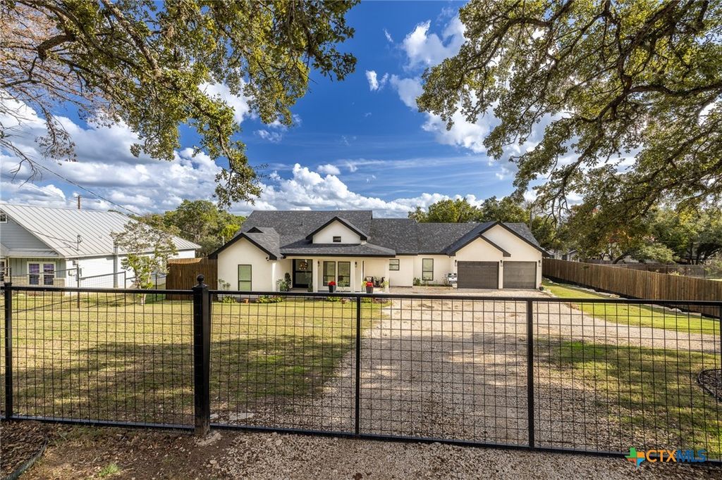 1428 Springwater, Canyon Lake, TX 78133