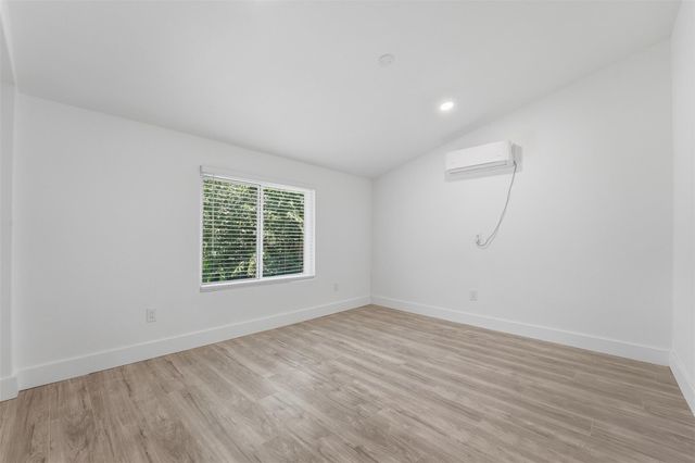 937 Anderson ST, Seguin, TX 78155