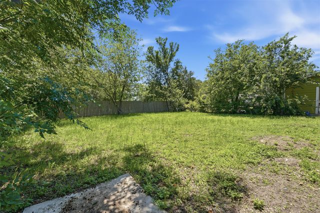 937 Anderson ST, Seguin, TX 78155