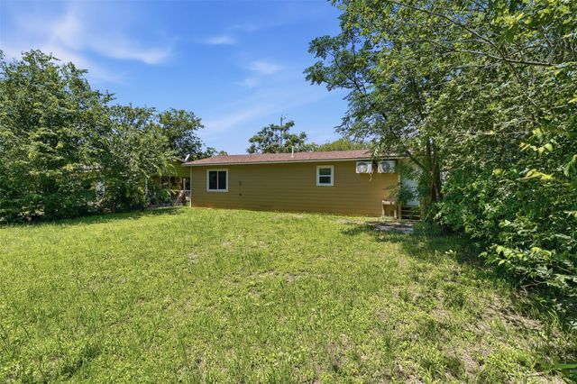 937 Anderson ST, Seguin, TX 78155