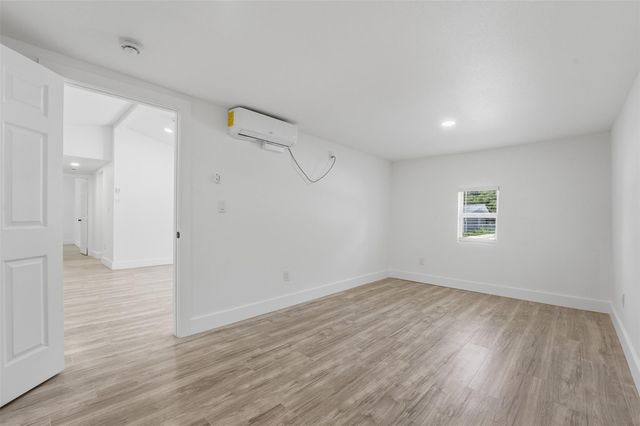 937 Anderson ST, Seguin, TX 78155