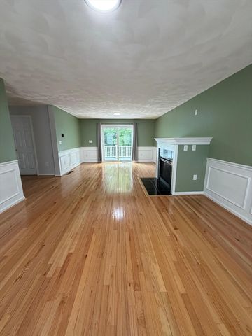 107 Charant Rd, Lowell, MA 01854