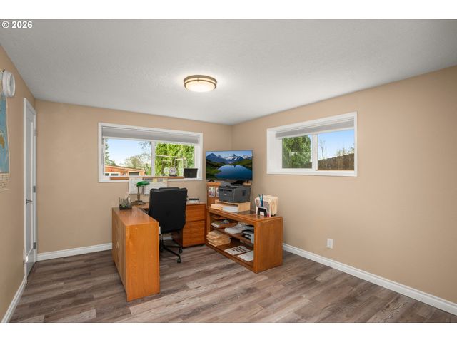 12040 Nw LOVEJOY St, Portland, OR 97229