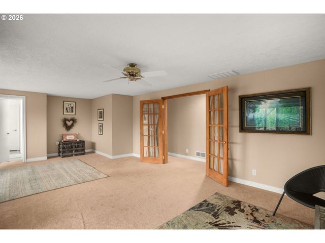 12040 Nw LOVEJOY St, Portland, OR 97229