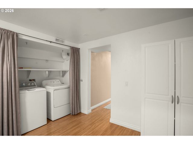 12040 Nw LOVEJOY St, Portland, OR 97229