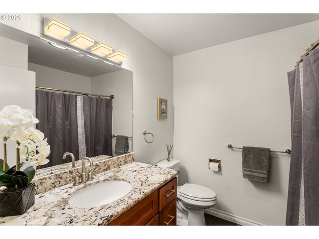 12040 Nw LOVEJOY St, Portland, OR 97229