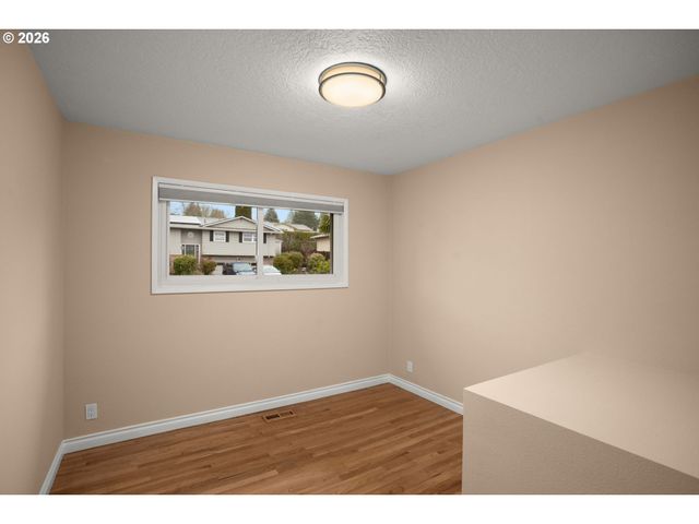 12040 Nw LOVEJOY St, Portland, OR 97229