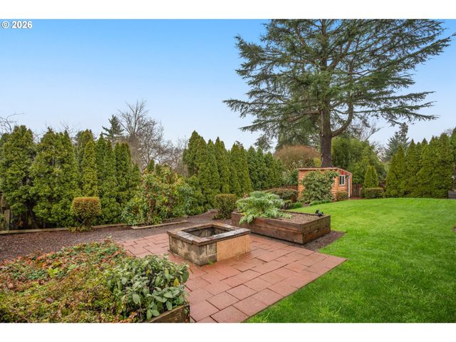 12040 Nw LOVEJOY St, Portland, OR 97229