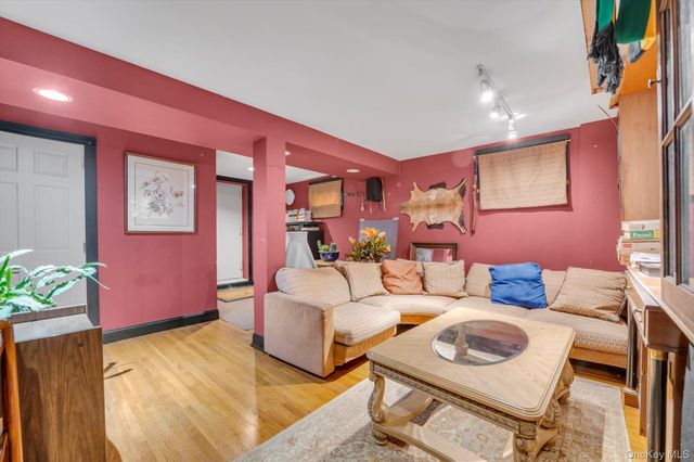 4005 Grace Avenue, Bronx, NY 10466