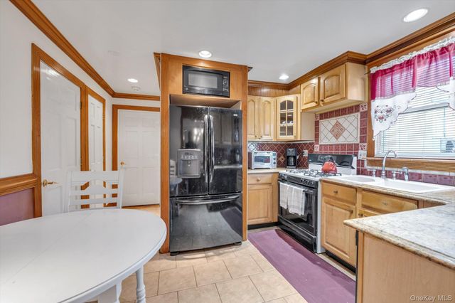 4005 Grace Avenue, Bronx, NY 10466