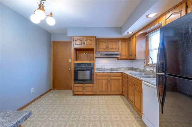 4212 E 105th Street, Kansas City, MO 64137