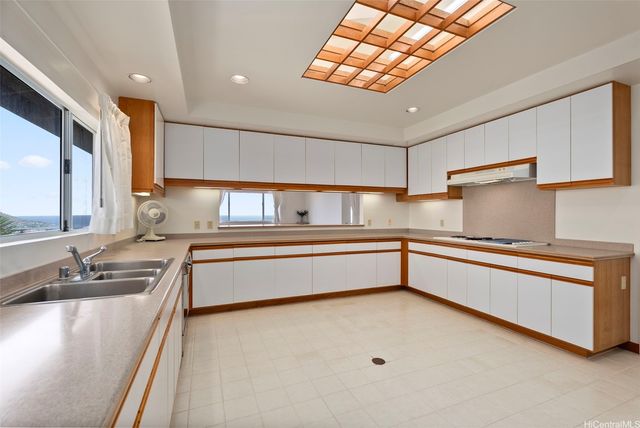 167 Maono Place, Honolulu, HI 96821