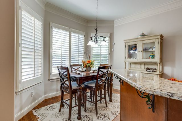 228 Valley Bend Dr, Nashville, TN 37214