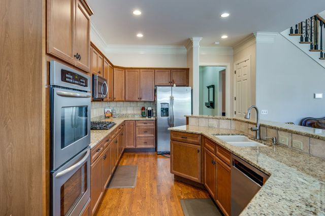 228 Valley Bend Dr, Nashville, TN 37214