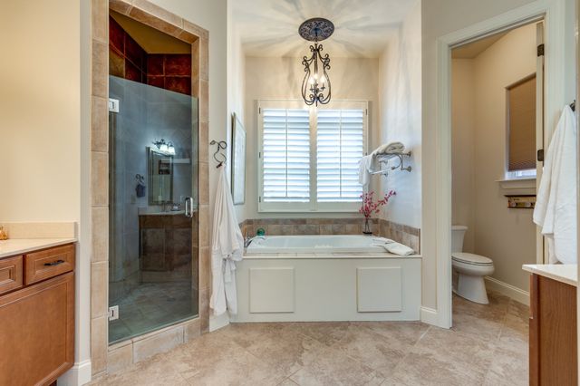 228 Valley Bend Dr, Nashville, TN 37214