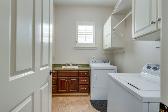 228 Valley Bend Dr, Nashville, TN 37214