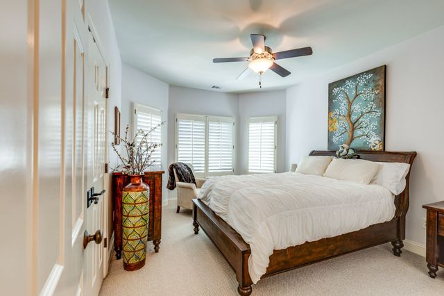 228 Valley Bend Dr, Nashville, TN 37214