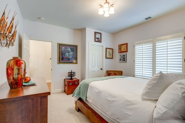 228 Valley Bend Dr, Nashville, TN 37214