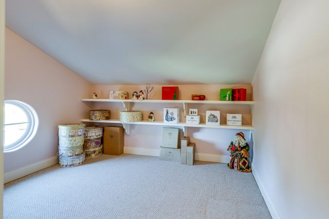 228 Valley Bend Dr, Nashville, TN 37214