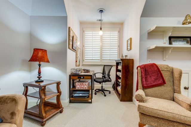 228 Valley Bend Dr, Nashville, TN 37214