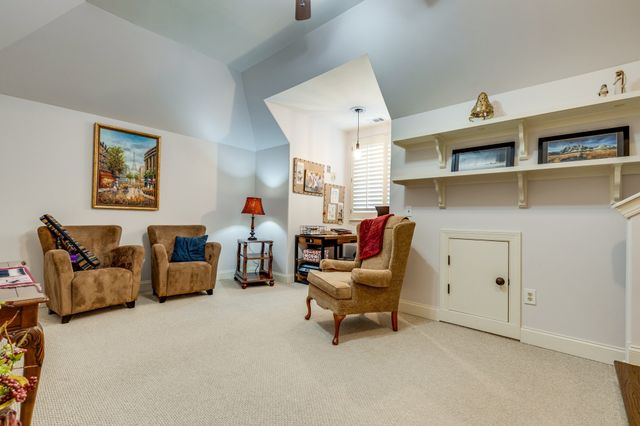 228 Valley Bend Dr, Nashville, TN 37214