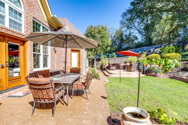 228 Valley Bend Dr, Nashville, TN 37214