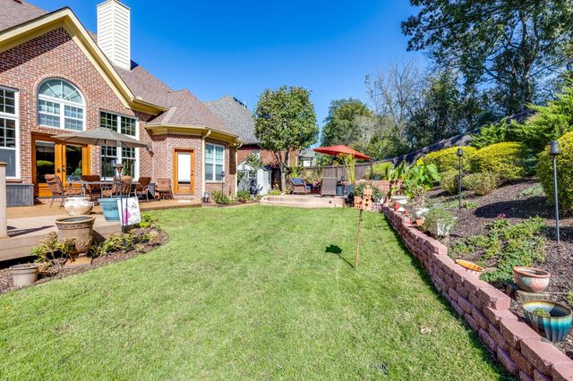 228 Valley Bend Dr, Nashville, TN 37214