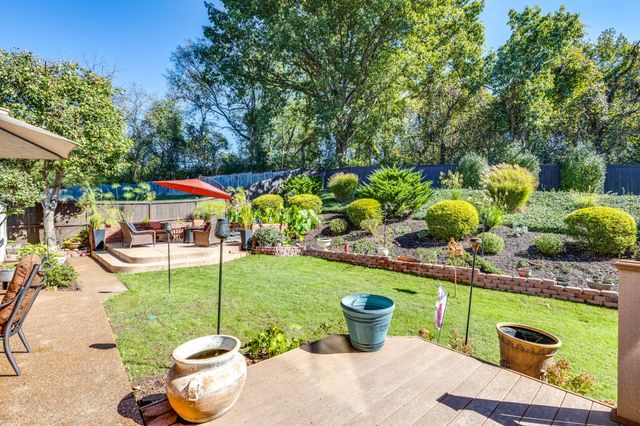 228 Valley Bend Dr, Nashville, TN 37214