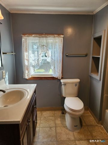 24 Lovers Lane, Windham, CT 06280