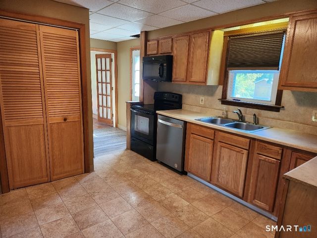24 Lovers Lane, Windham, CT 06280