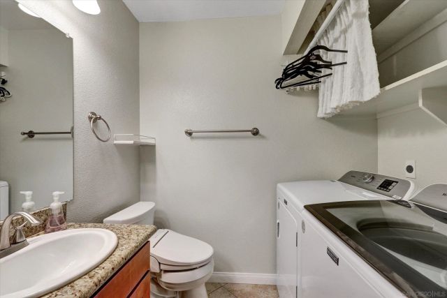 9837 Caspi Gardens Dr 7, Santee, CA 92071