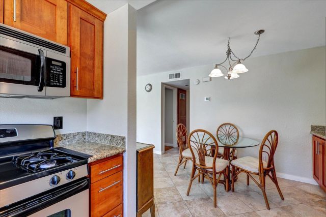 9837 Caspi Gardens Dr 7, Santee, CA 92071