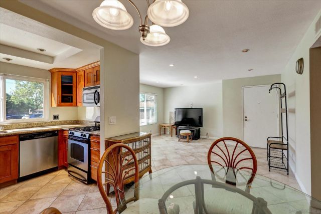 9837 Caspi Gardens Dr 7, Santee, CA 92071