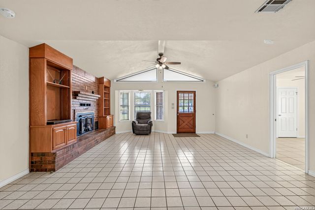 13450 WHEELER RD, Atascosa, TX 78002