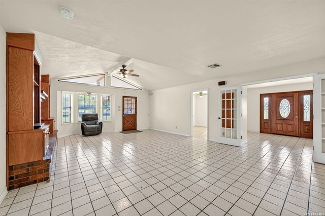 13450 WHEELER RD, Atascosa, TX 78002