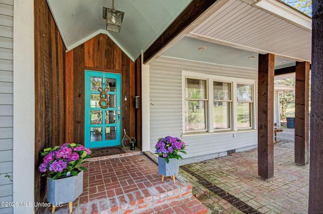 3919 Pinewood Drive, Jackson, MS 39211