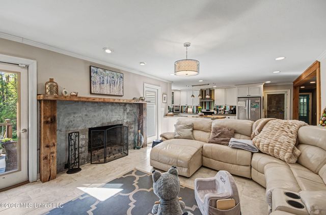 3919 Pinewood Drive, Jackson, MS 39211